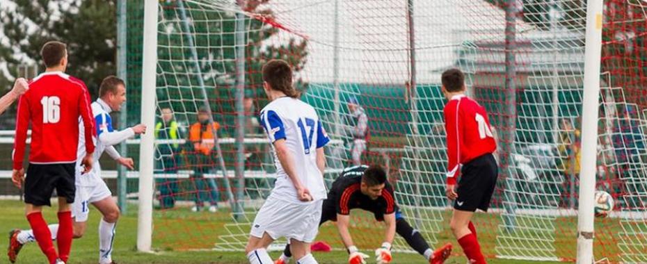 Ostatnie derby przy Łagodzińskiej były meczem do jednej bramki. Stilon wygrał 7:1